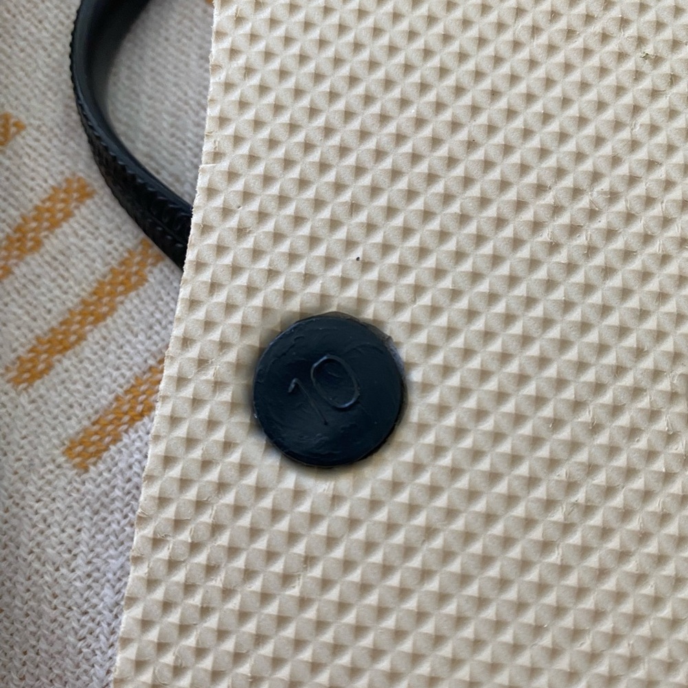 Old Navy Flip Flops - Picture 4 of 5